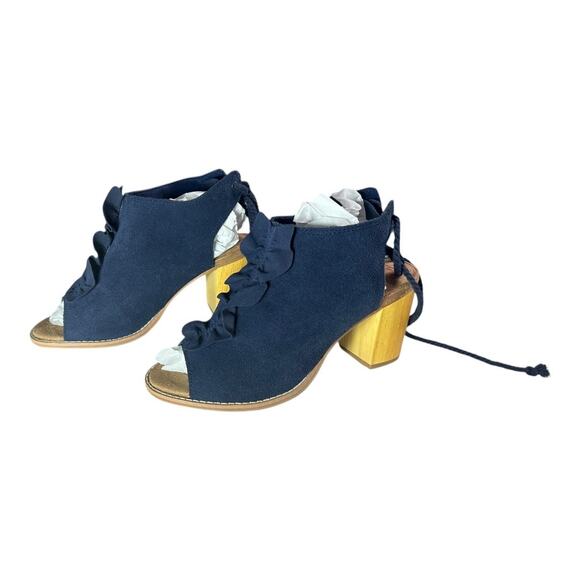 Toms Elba Peep Toe Stacked Wood Block 3” heel bootie sandal 6.5 navy blue ruffle - Picture 13 of 14